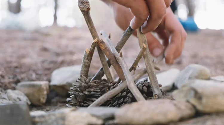 cómo hacer fuego sin fósforos técnicas primitivas